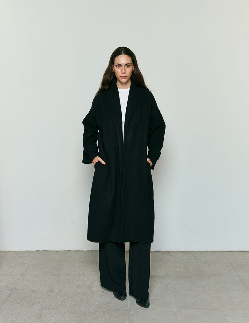 Oversized minimal coat