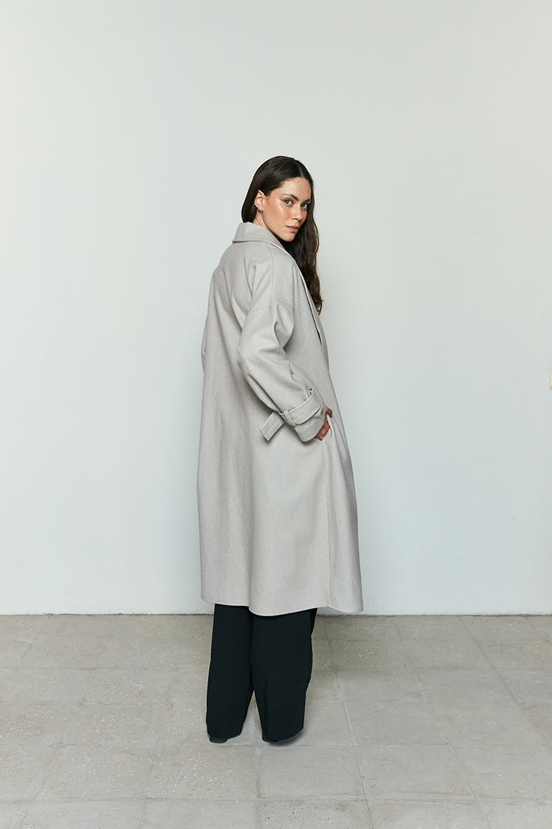 Oversized minimal coat