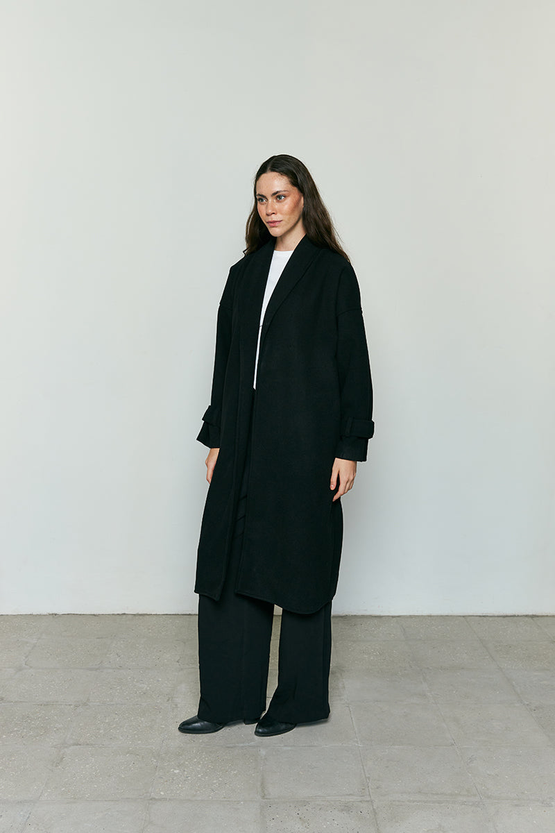 Oversized minimal coat